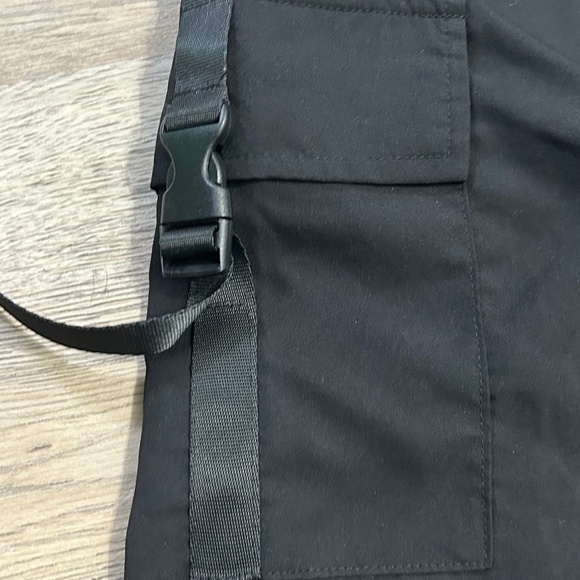 DAZY Black Shorts - Picture 2 of 6